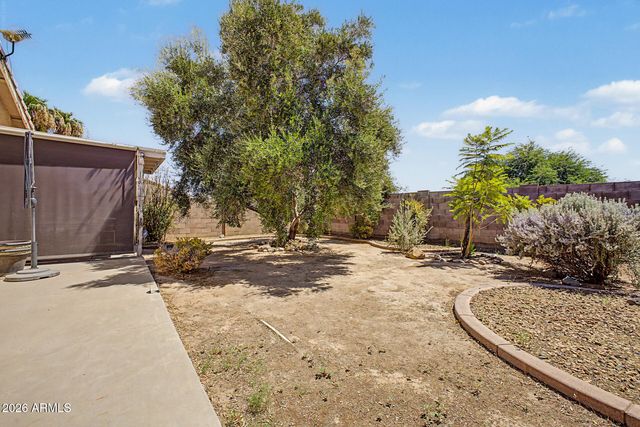 5017 W WIKIEUP Lane, Glendale, AZ 85308