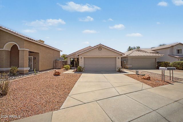 5017 W WIKIEUP Lane, Glendale, AZ 85308