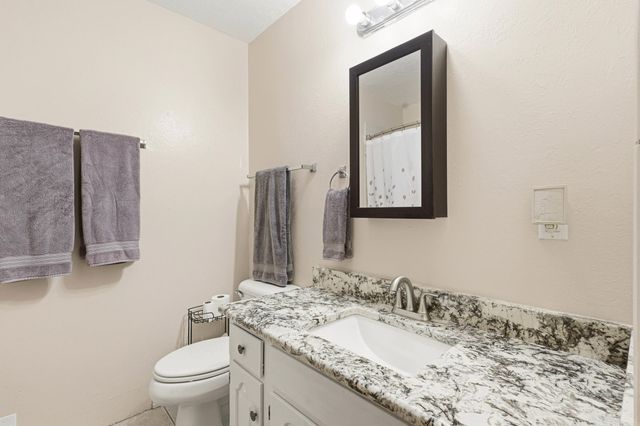 50 Clinger Lane, Los Lunas, NM 87031