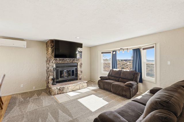 50 Clinger Lane, Los Lunas, NM 87031