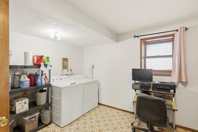 50 Clinger Lane, Los Lunas, NM 87031