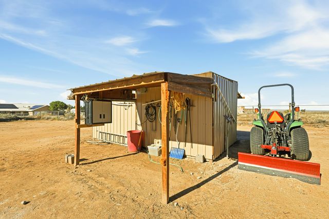 50 Clinger Lane, Los Lunas, NM 87031