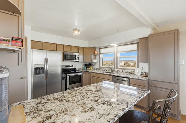 50 Clinger Lane, Los Lunas, NM 87031