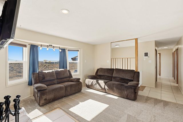 50 Clinger Lane, Los Lunas, NM 87031