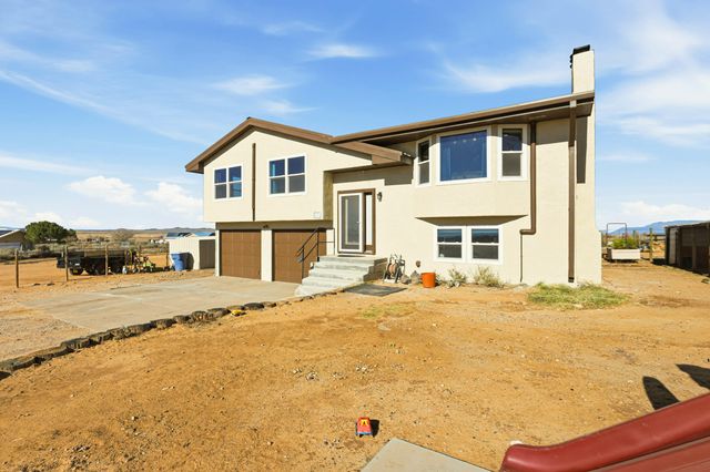 50 Clinger Lane, Los Lunas, NM 87031