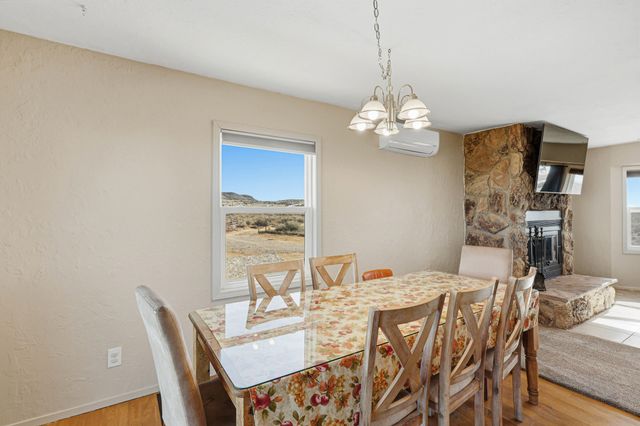 50 Clinger Lane, Los Lunas, NM 87031
