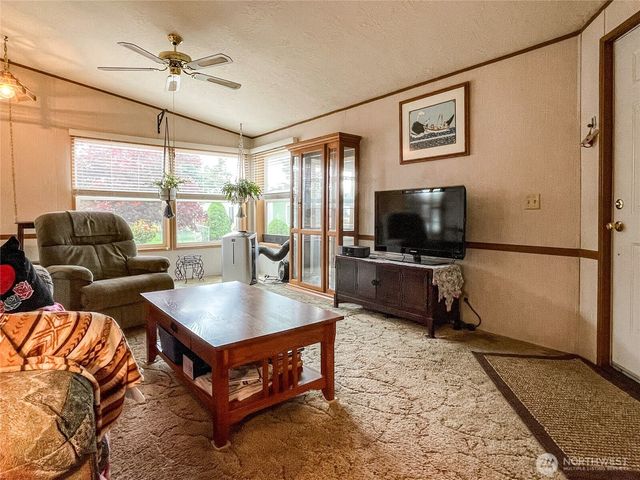31600 126th Avenue SE #129, Auburn, WA 98092