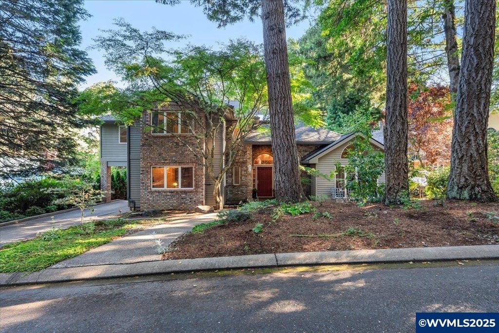 656 Lamplighter Cir SE, Salem, OR 97302