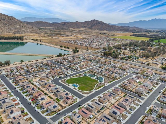 30736 Thunderbird, Winchester, CA 92596