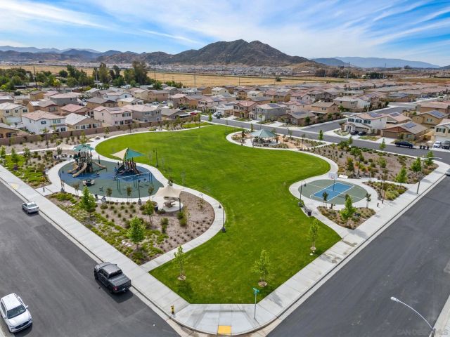 30736 Thunderbird, Winchester, CA 92596