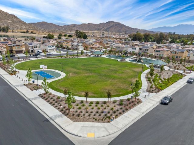 30736 Thunderbird, Winchester, CA 92596