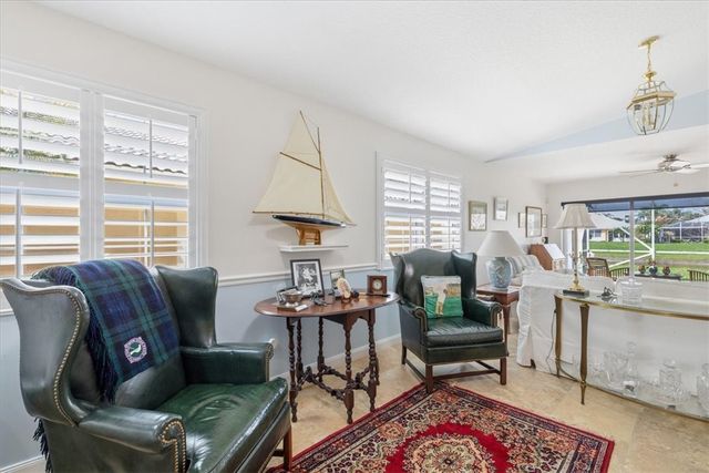 4944 Corsica Square, Vero Beach, FL 32967