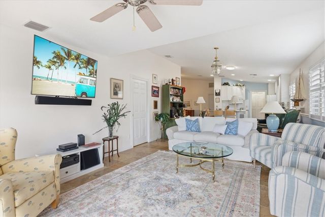 4944 Corsica Square, Vero Beach, FL 32967