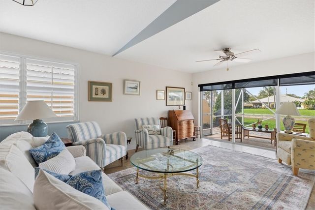 4944 Corsica Square, Vero Beach, FL 32967