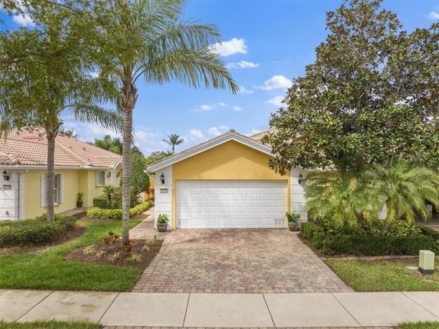 4944 Corsica Square, Vero Beach, FL 32967