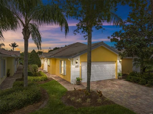 4944 Corsica Square, Vero Beach, FL 32967