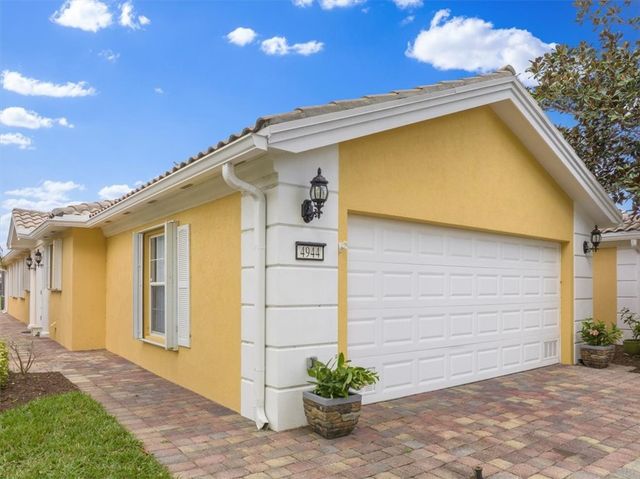 4944 Corsica Square, Vero Beach, FL 32967