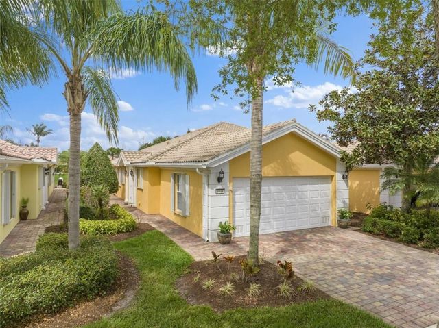4944 Corsica Square, Vero Beach, FL 32967