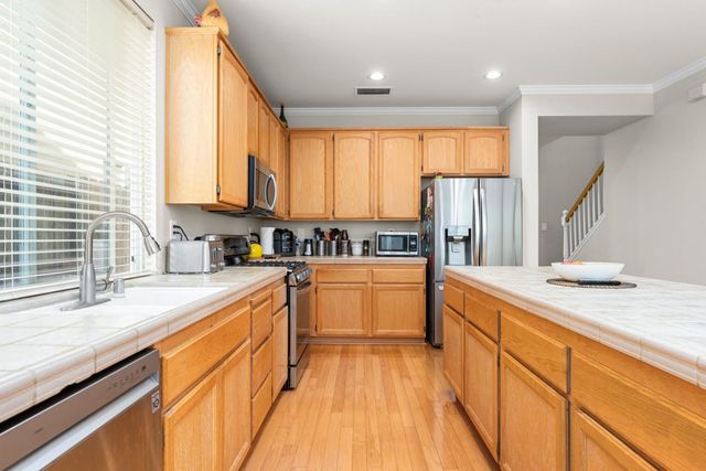 1560 Arcola Ave, Sacramento, CA 95835