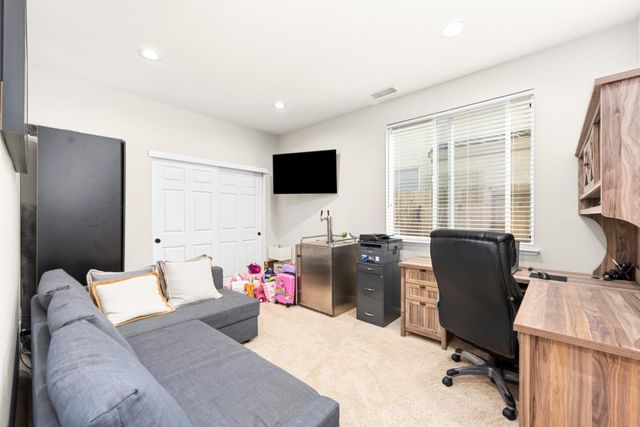 1560 Arcola Ave, Sacramento, CA 95835