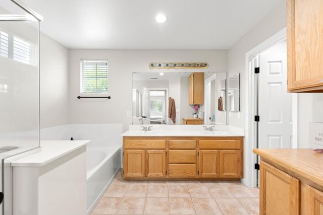 1560 Arcola Ave, Sacramento, CA 95835