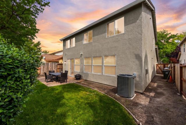 1560 Arcola Ave, Sacramento, CA 95835