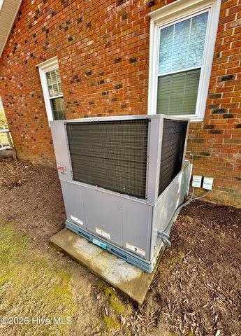 1801 Crestview Street, Kinston, NC 28504