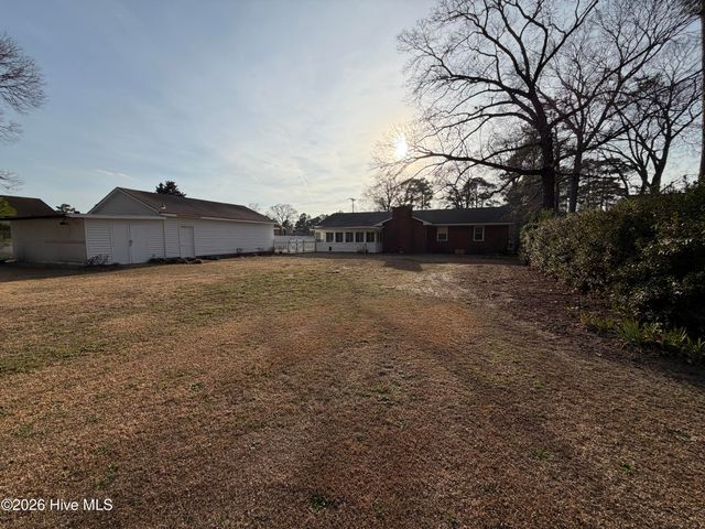 1801 Crestview Street, Kinston, NC 28504