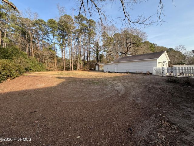 1801 Crestview Street, Kinston, NC 28504