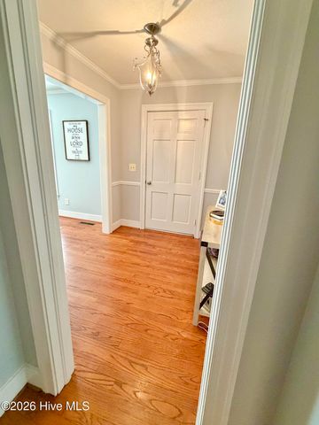 1801 Crestview Street, Kinston, NC 28504