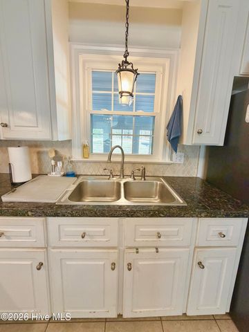 1801 Crestview Street, Kinston, NC 28504