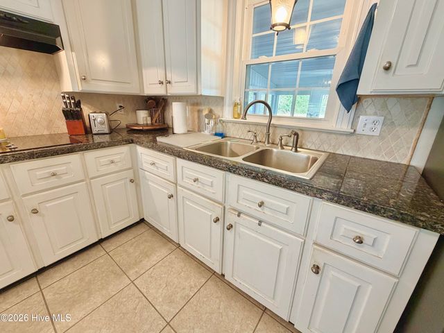 1801 Crestview Street, Kinston, NC 28504