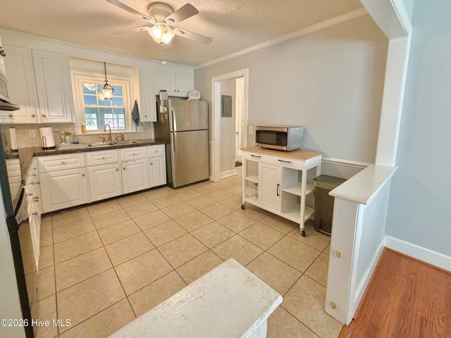 1801 Crestview Street, Kinston, NC 28504