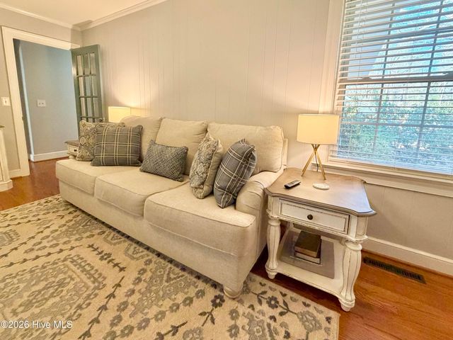 1801 Crestview Street, Kinston, NC 28504