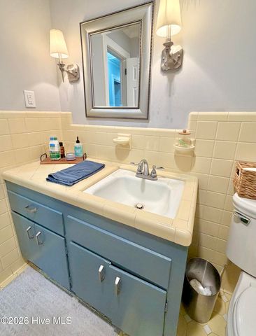 1801 Crestview Street, Kinston, NC 28504