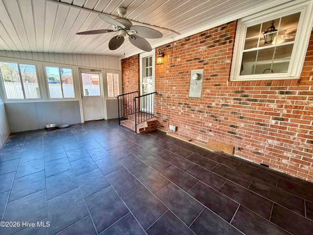 1801 Crestview Street, Kinston, NC 28504