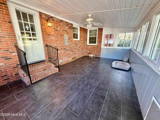 1801 Crestview Street, Kinston, NC 28504