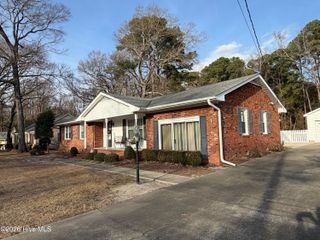 1801 Crestview Street, Kinston, NC 28504