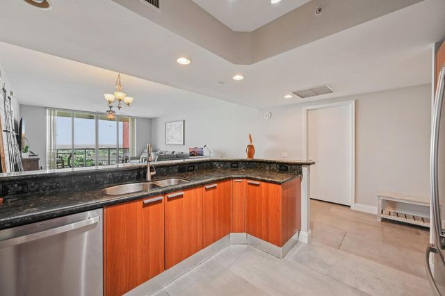 2640 Lake Shore Drive 1810, Riviera Beach, FL 33404