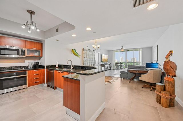 2640 Lake Shore Drive 1810, Riviera Beach, FL 33404
