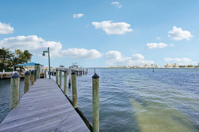 2640 Lake Shore Drive 1810, Riviera Beach, FL 33404