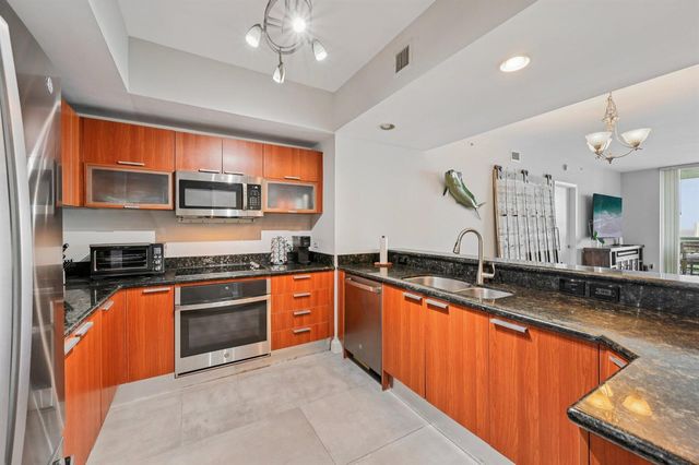 2640 Lake Shore Drive 1810, Riviera Beach, FL 33404