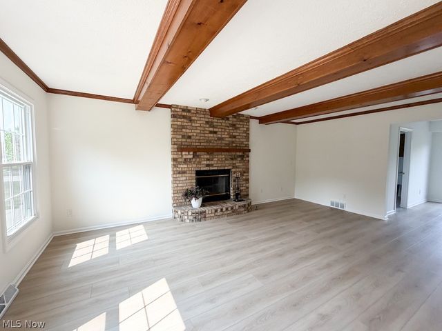 73 Lakecrest Boulevard, Hinckley, OH 44233