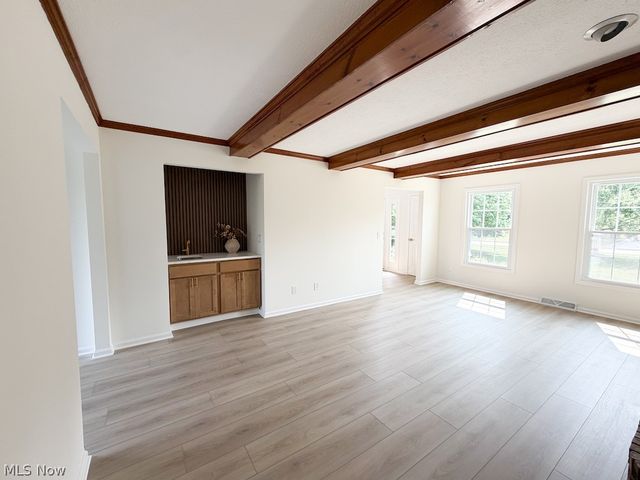 73 Lakecrest Boulevard, Hinckley, OH 44233