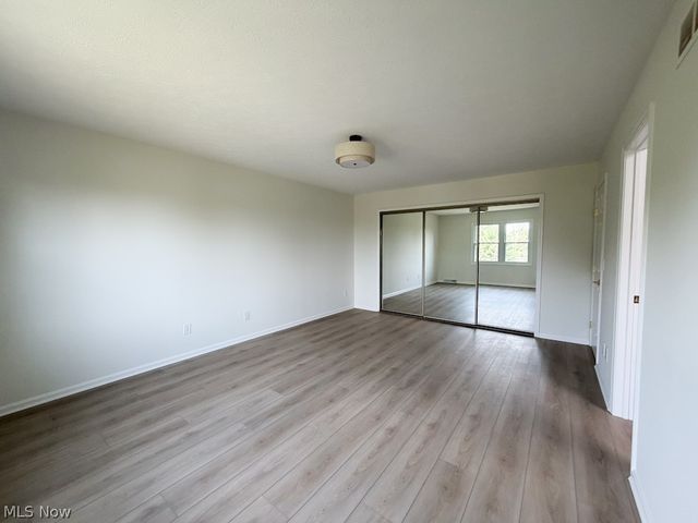 73 Lakecrest Boulevard, Hinckley, OH 44233