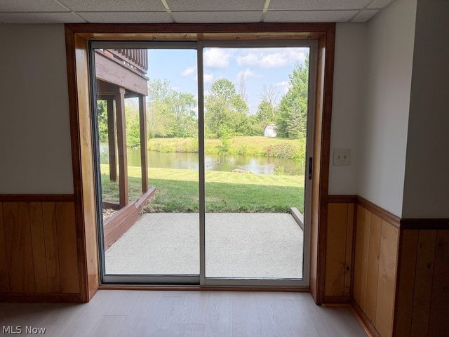 73 Lakecrest Boulevard, Hinckley, OH 44233