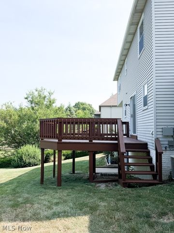 73 Lakecrest Boulevard, Hinckley, OH 44233