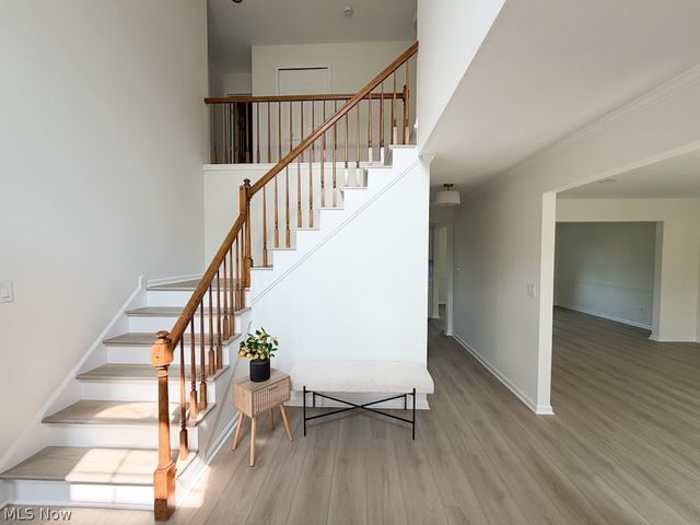 73 Lakecrest Boulevard, Hinckley, OH 44233