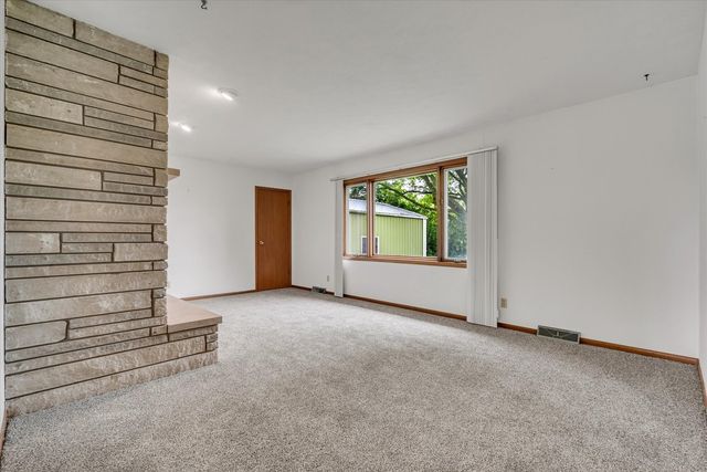 11822 3rd Street, Milan, IL 61264