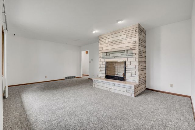 11822 3rd Street, Milan, IL 61264